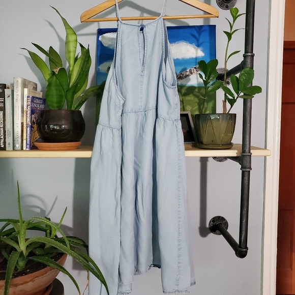 Cute jean halter dress👗 - Picture 3 of 4